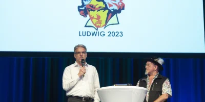 Martin Schulze übergibt „Ludwig 2023“ in der Kategorie Humanist