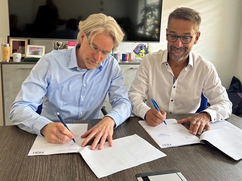 Martin Schulze (Geschäftsführer BusinessCode GmbH) und Oliver Dürr (Geschäftsführer FEST GmbH)