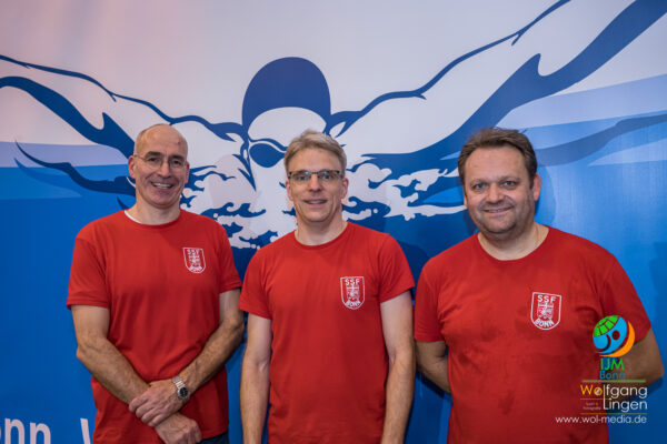 Georg Walmbach (Abteilungsleiter Schwimmen SSF), Martin Schulze (CEO BusinessCode) und Jürgen Schnürle (Stellvertretender Abteilungsleiter und Fachwart für Nachwuchsarbeit)