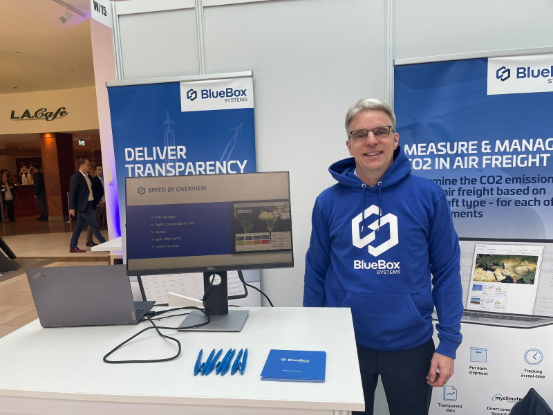 Martin Schulze, CEO BusinessCode, am BlueBoxSystems Stand bei der BVL Konferenz in Berlin im Oktober 2022