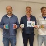 Roman Scherzer, Martin Schulze und Benedikt Geilenkeuser mit den KoBoLT-Tassen 2019-2023