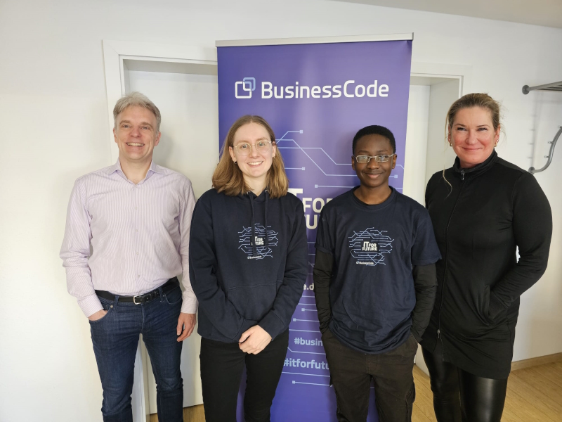 Martin Schulze, Anna Rasgauski, Michael A. Adeolu und Antje Gräf